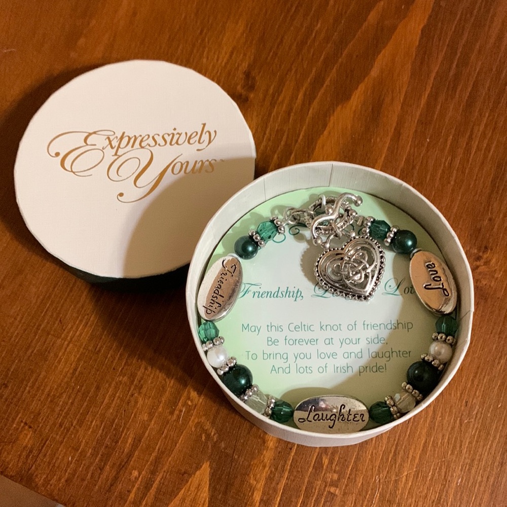 🍀EXPRESSIVELY YOURS BRACELET- IRISH ☘️ FRIENDSHIP